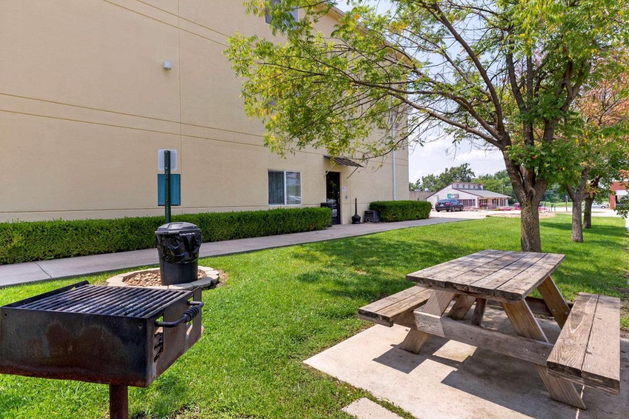 Comfort Inn & Suites Ponca City Near Marland Mansion Bagian luar foto