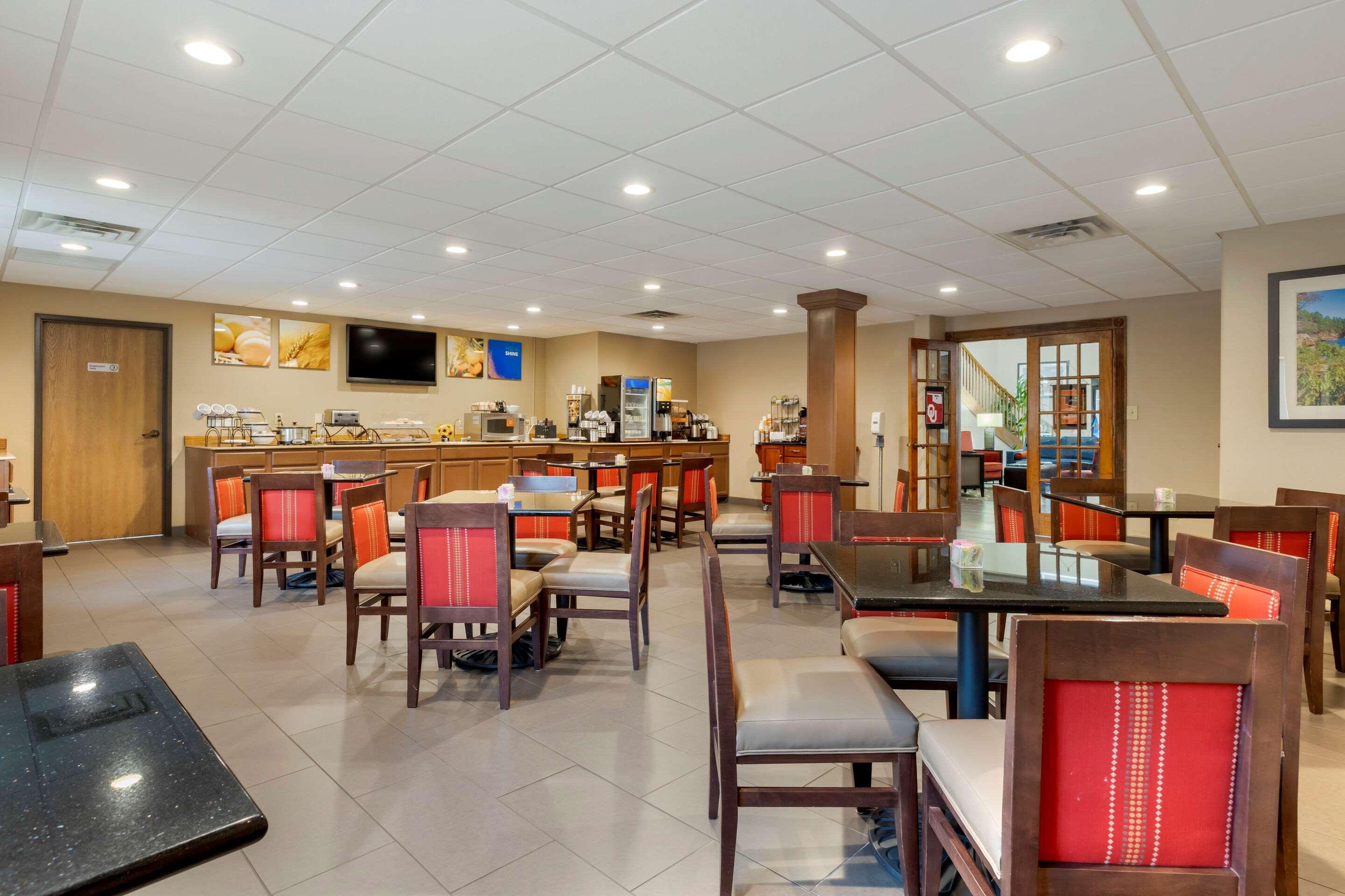 Comfort Inn & Suites Ponca City Near Marland Mansion Bagian luar foto